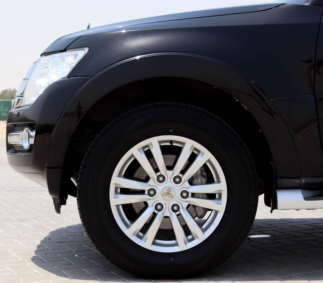 ميتسوبيشي باجيرو GLS Mid 3.8L (274 HP)