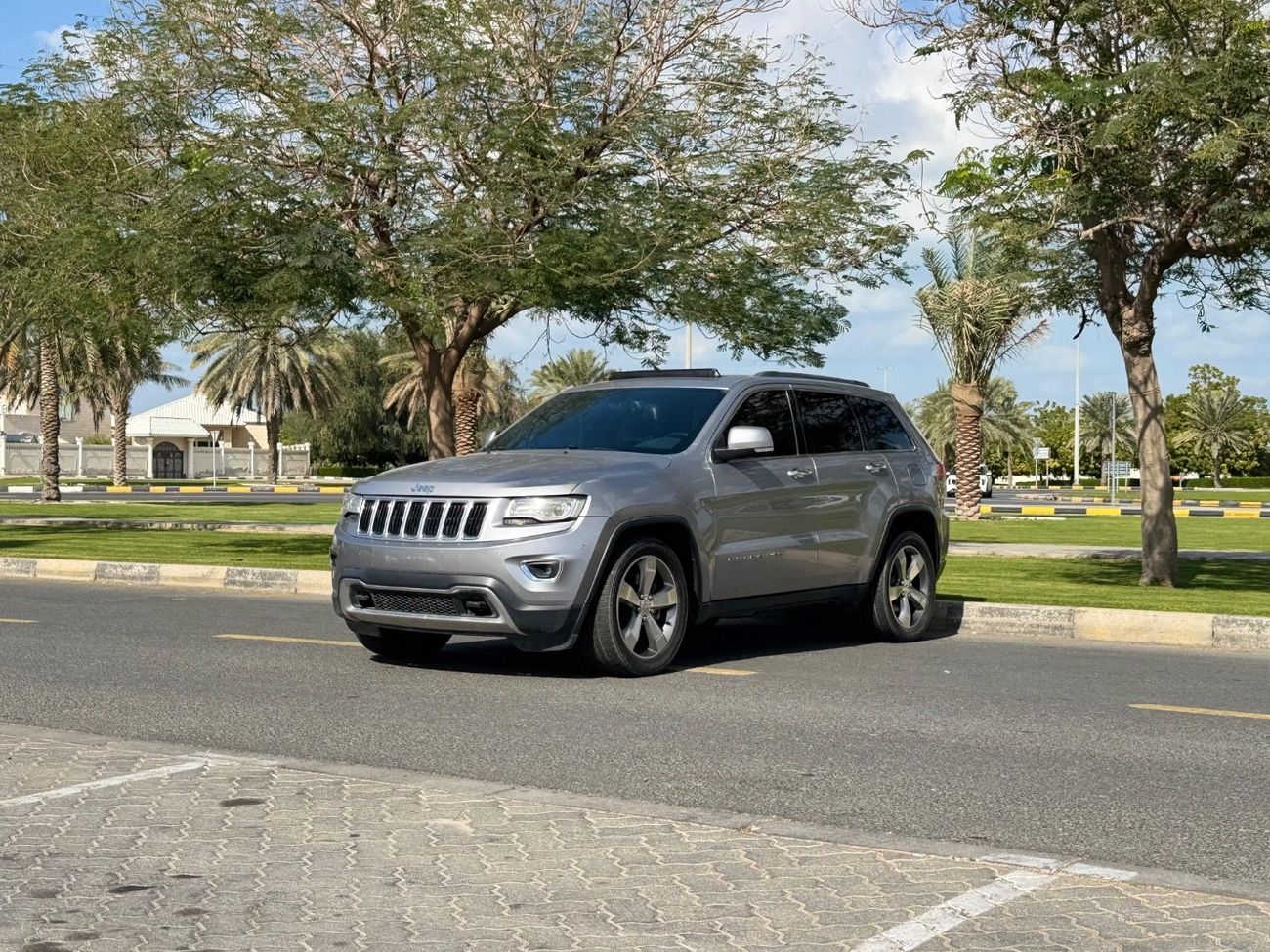 جيب جراند شيروكي Limited 3.6L