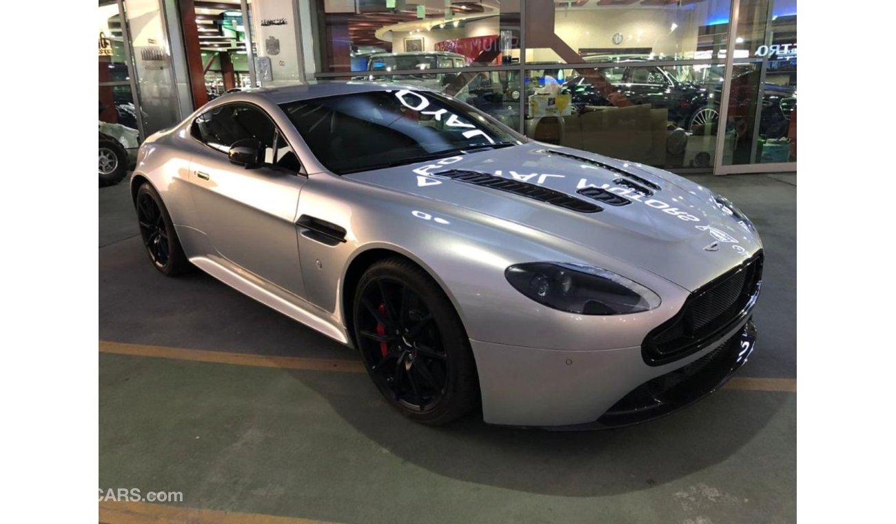 Aston Martin V12 Vantage **2016** / GCC Spec / Hand Made Exclusively !