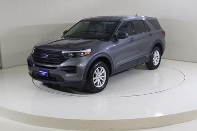 Ford Explorer Base 100A 3.3L 4WD E3023 / FREE INSURANCE + REGISTRATION / AL TAYER MOTORS AL QOUZ SHOWROOM