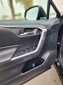 Toyota RAV4 XLE Toyota Rav4 Hybrid full option