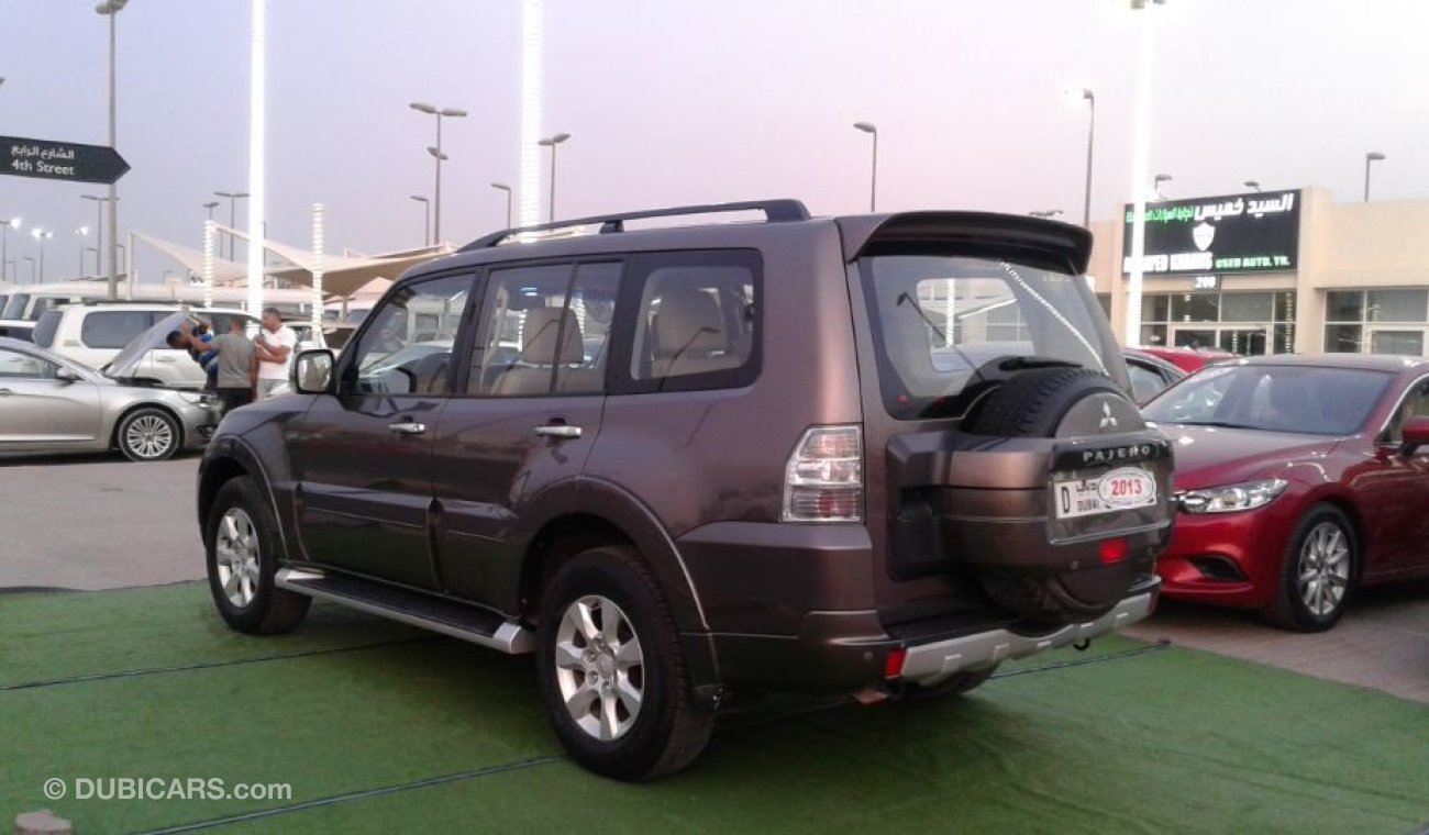 Mitsubishi Pajero MITSUPISH PAJERO 2013 BRON KHALIGE NO PIANT NO ACCIDENT KHALIGE Full option