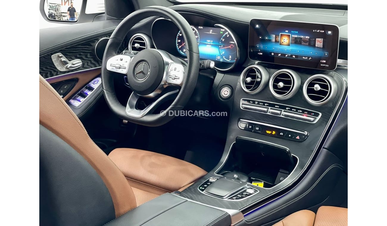 Mercedes-Benz GLC 200 Premium 2020 Mercedes-Benz GLC200 4MATIC AMG, Mercedes Warranty 2025, Mercedes Service History, GCC