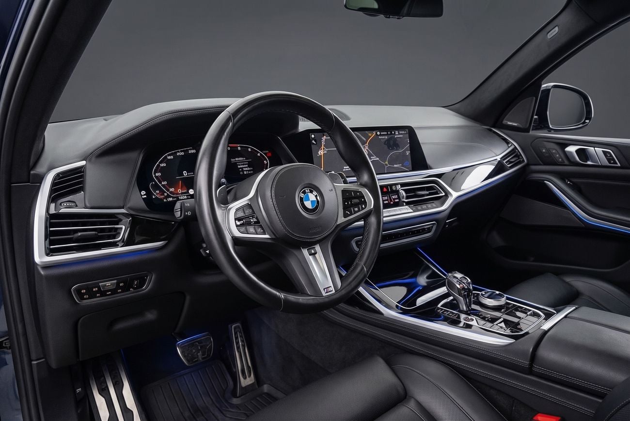 BMW X7 M50i