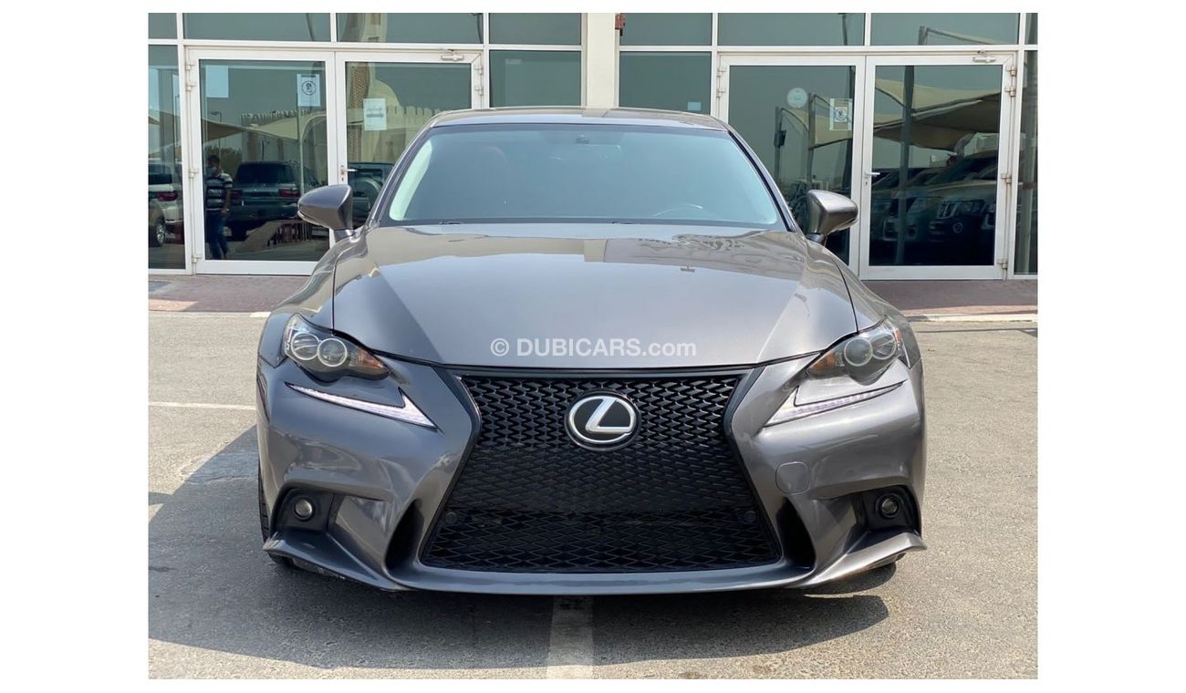 لكزس IS 200 لكزس is 200 t وارد امريكا بحاله ممتازه