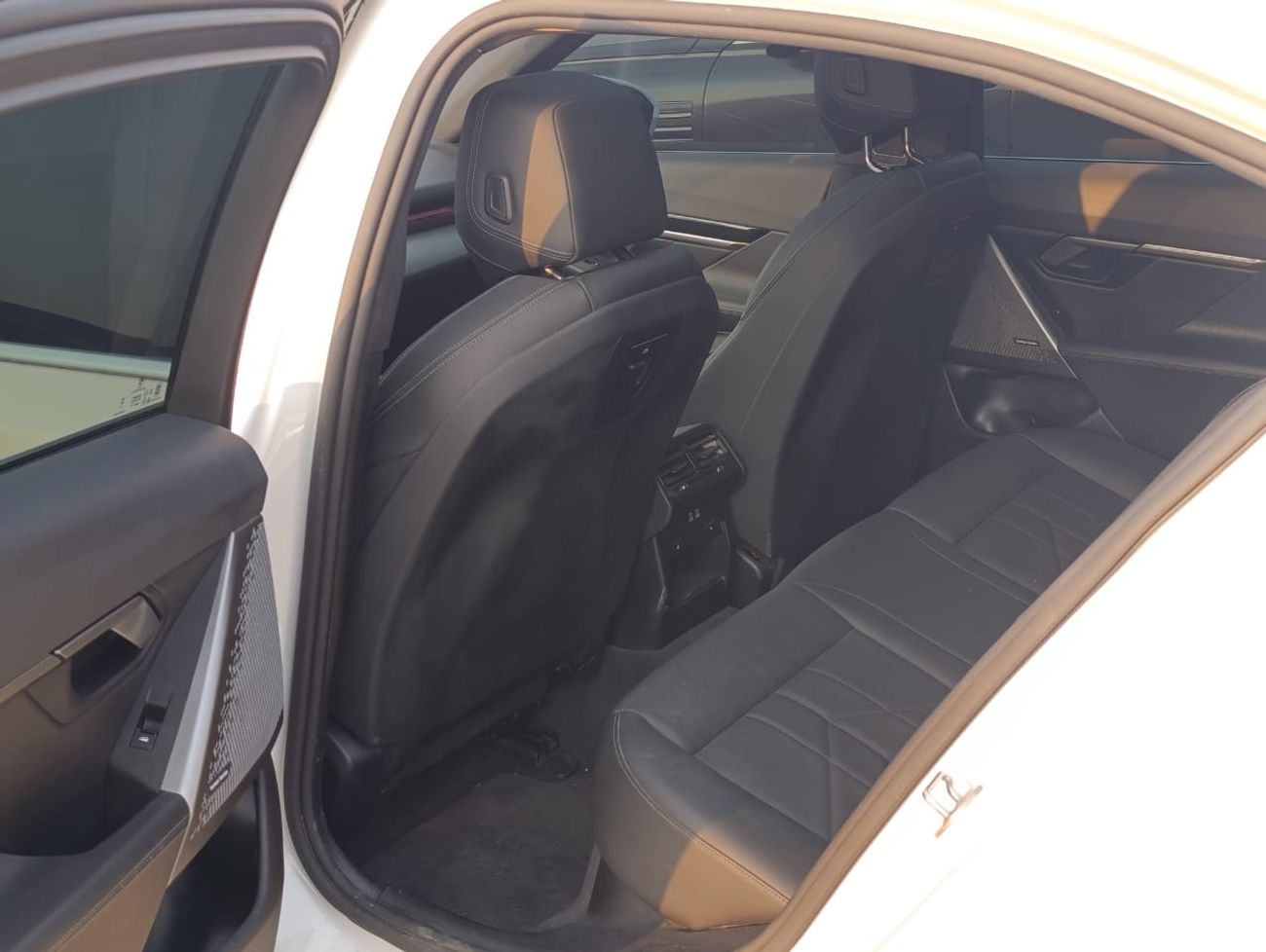 بي أم دبليو 520i BMW 520 i 2024 3.0