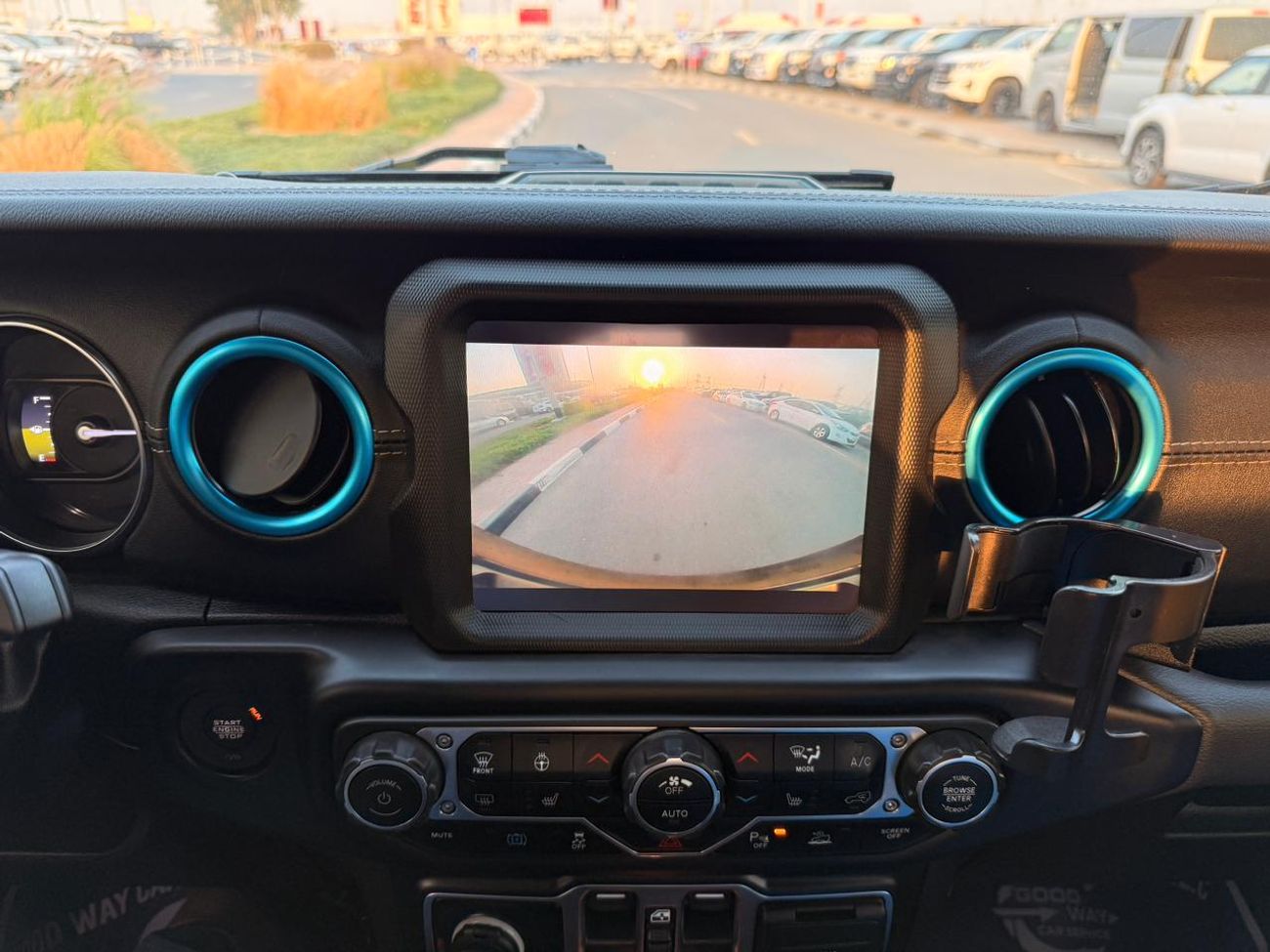 جيب رانجلر Hybrid Sahara 4XE Edition sport 2023