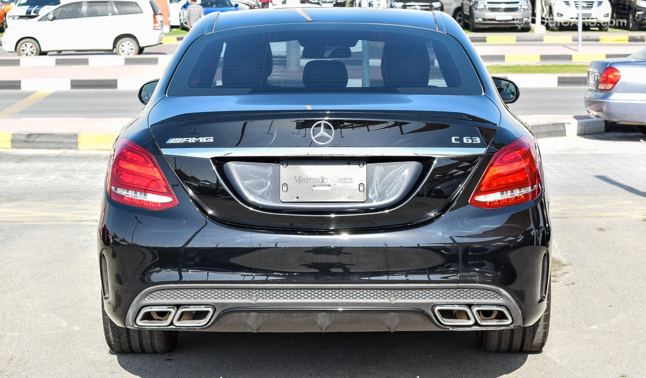 مرسيدس بنز C 63 AMG Clean Title، ضمان شامل مجاني لمدة سنة علي جميع السيارات