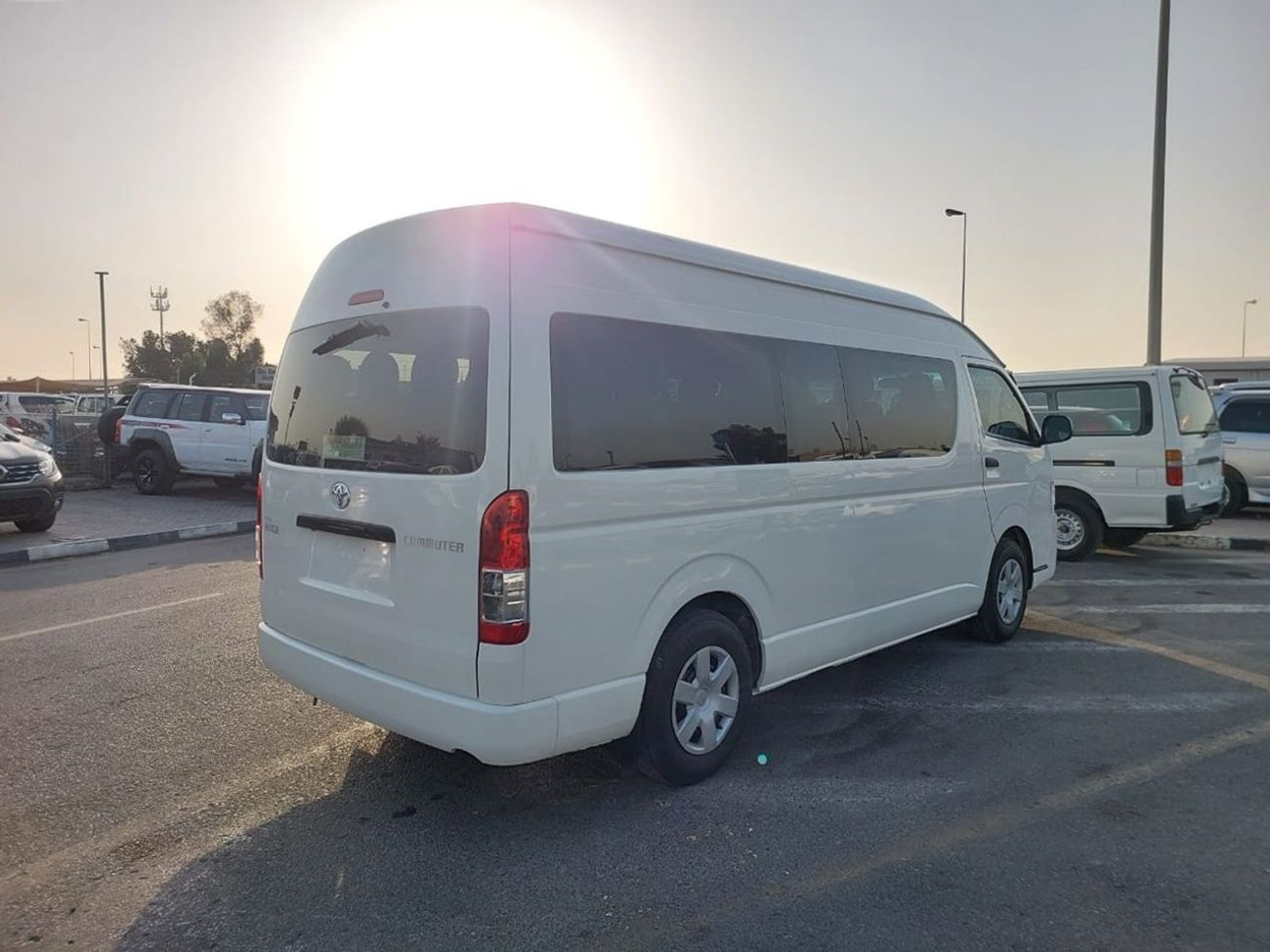 تويوتا هاياس TOYOTA HIACE COMMUTER VAN RHD 2015 MODEL 3.0 L DIESEL AUTOMATIC(PM22809)