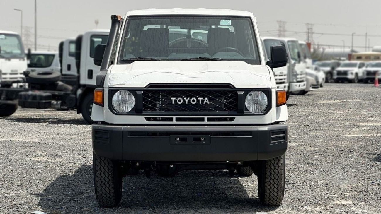 Toyota Land Cruiser Pick Up Land cruiser DOUBLE CABIN lc79 4.2L DIESEL V6 MY2025 FOR EXPORT ONLY.