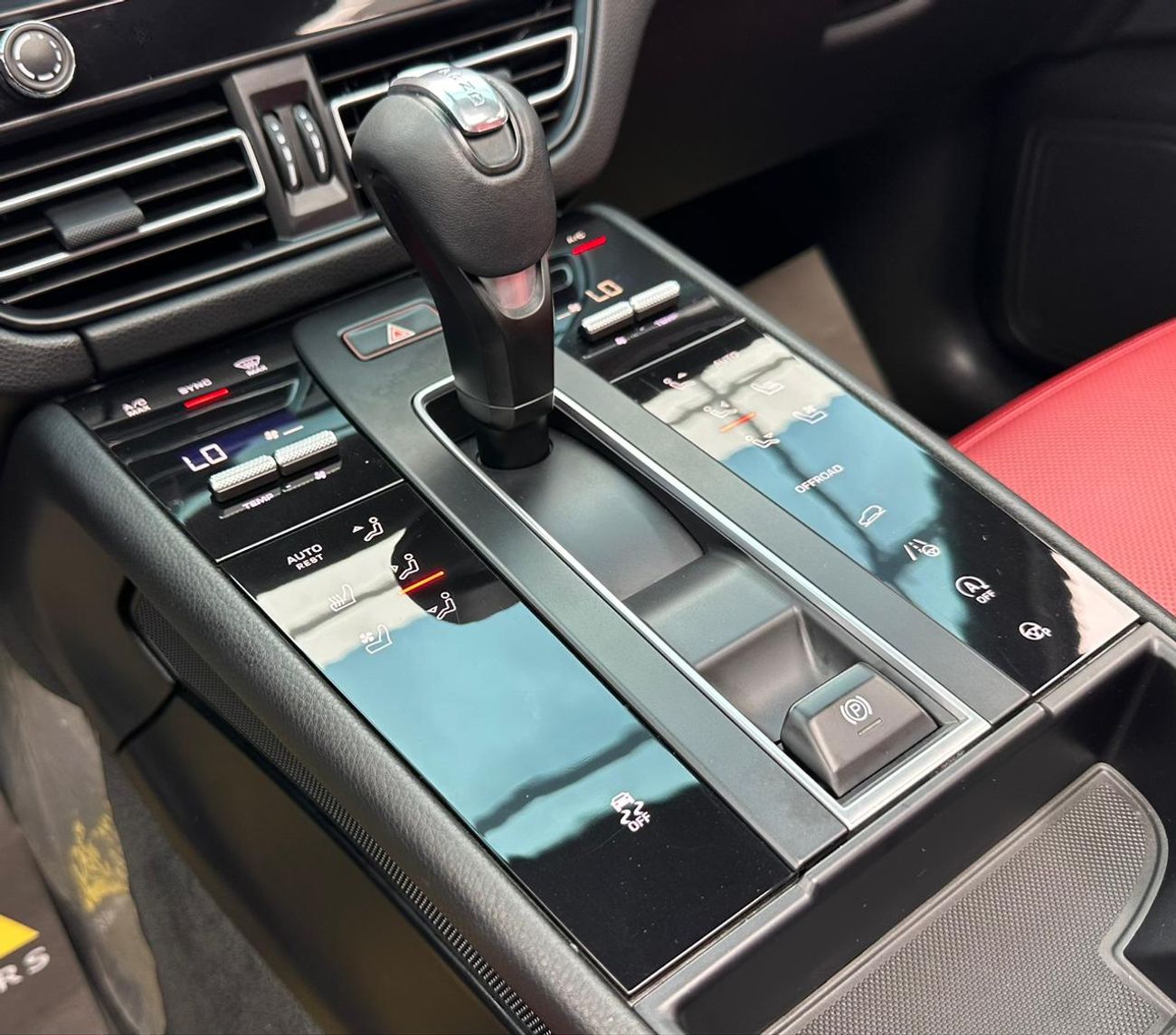 Porsche Macan Std 2.0L (252 HP) 2022 Porsche Macan, 1 Year Warranty Unlimited KM , Porsche Full Service History, G