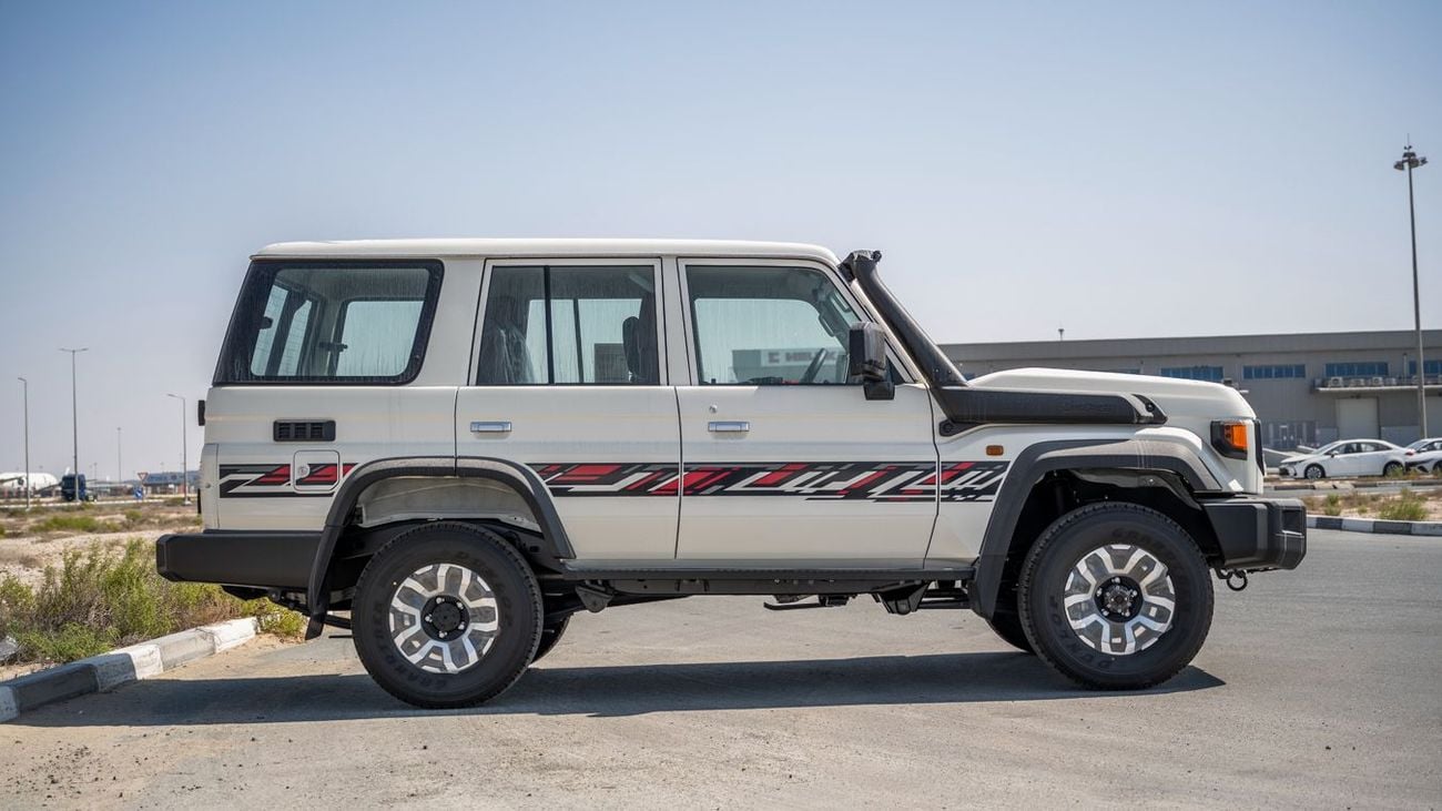 تويوتا لاند كروزر 76 TOYOTA LANDCRUISER76 HARDTOP 2.8 MT HIGH -2026YM