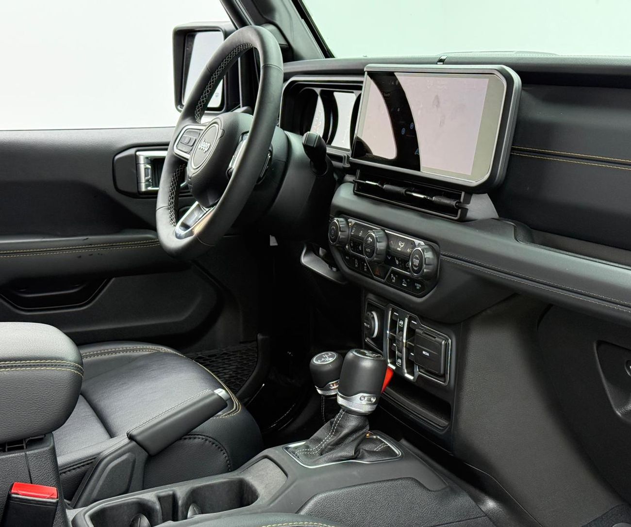 Jeep Wrangler Unlimited Sahara 2.0L A/T 2025 Jeep Wrangler Unlimited Sahara, 2030 Jeep Warranty, 2028 Jeep Service