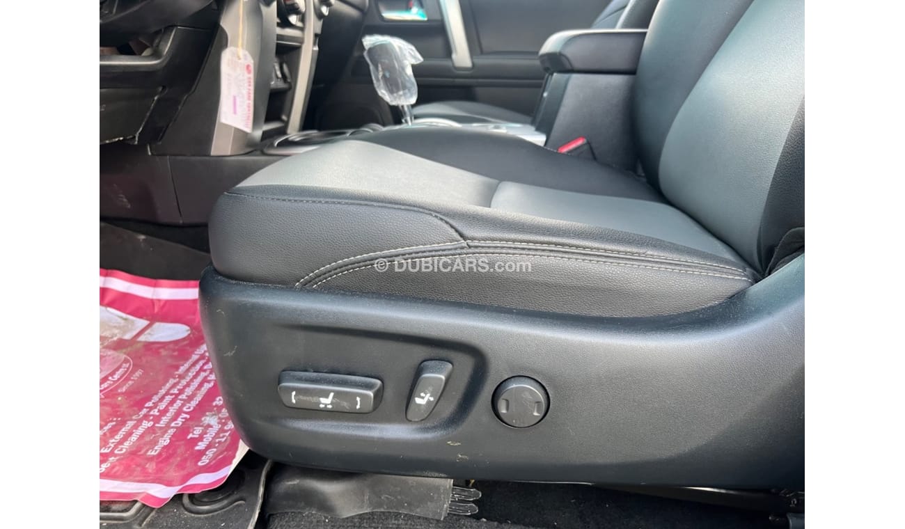 Toyota 4Runner 2019 SR5 PREMIUM SUNROOF 7 SEATER FULL OPTION