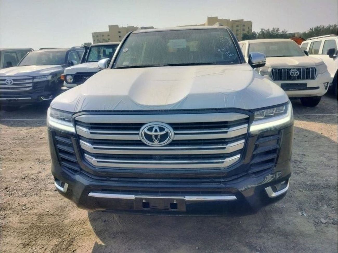 تويوتا لاند كروزر Toyota Land Cruiser VX+ Petrol 3.5L Automatic | 0KM | 03 Years Warranty