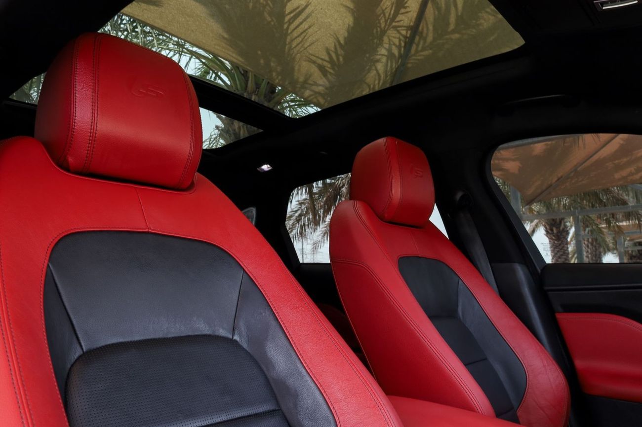 Jaguar F Pace Jaguar F-Pace S 2020 GCC under Warranty with Flexible Down-Payment.