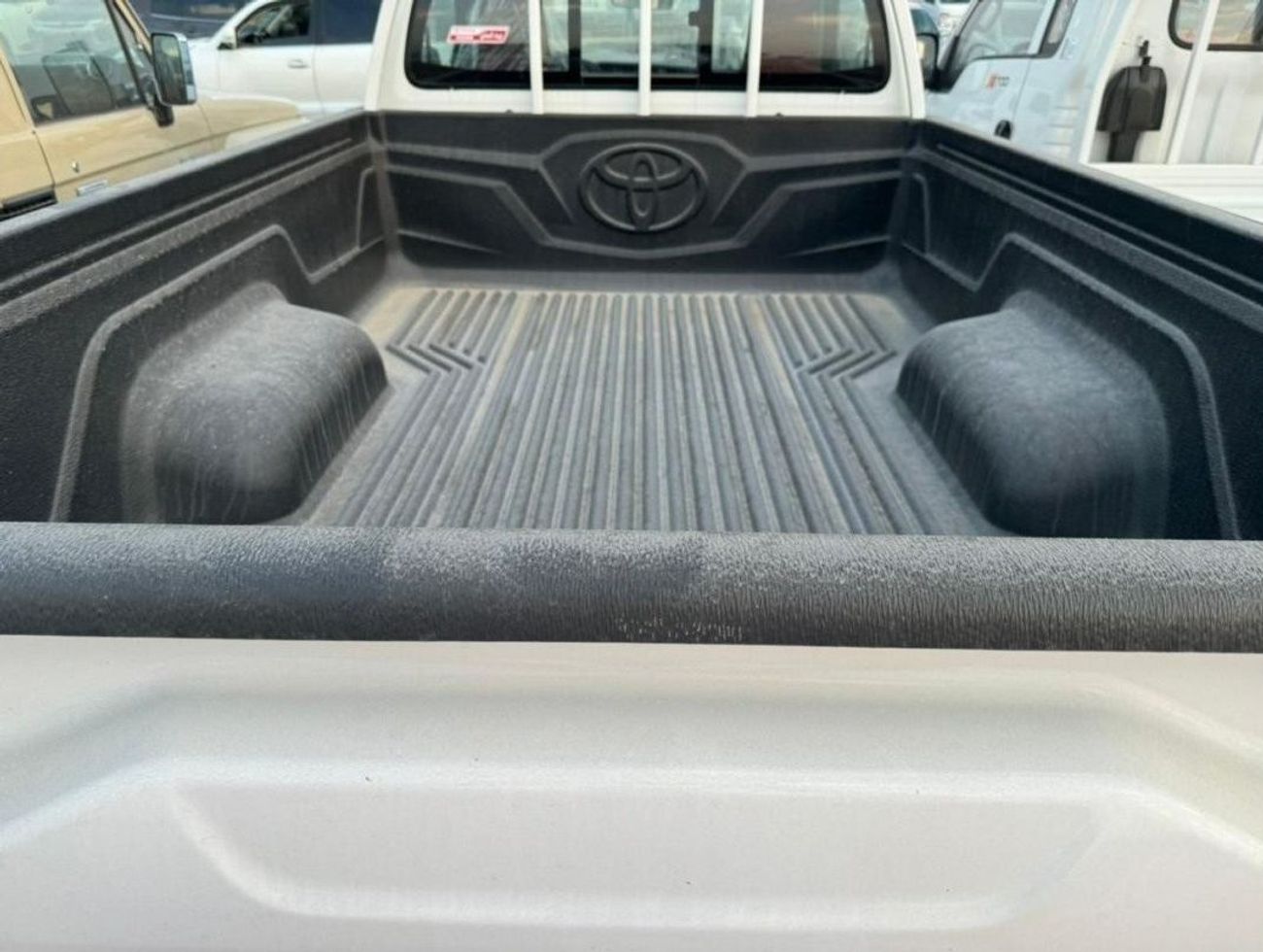 Toyota Hilux 2700L PETROL SC MANUAL ZERO KM