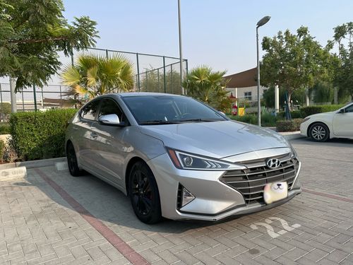 هيونداي إلانترا