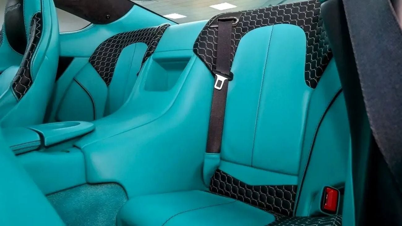 Aston Martin Vanquish STANDARD Aston Martin Vanquish 2014 GCC specs