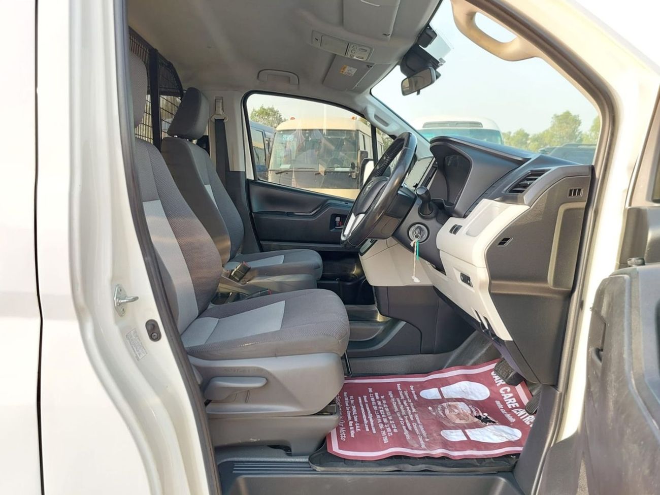 Toyota Hiace TOYOTA HIACE VAN RHD 2021 MODEL 2.8 L DIESEL AUTOMATIC(PM22720)