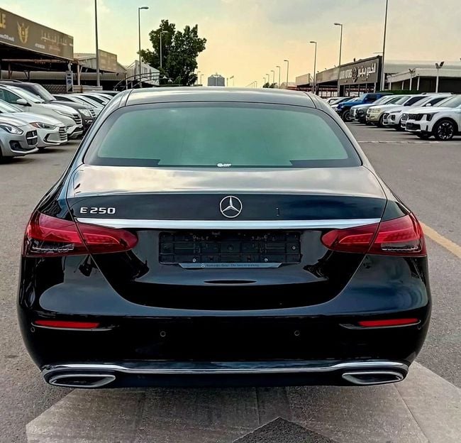 Mercedes-Benz E-Class STANDARD, миниатюра 29