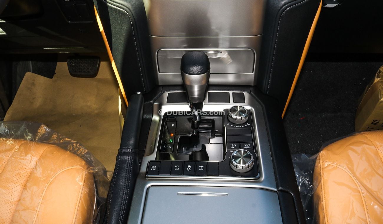 Toyota Land Cruiser GXR V8