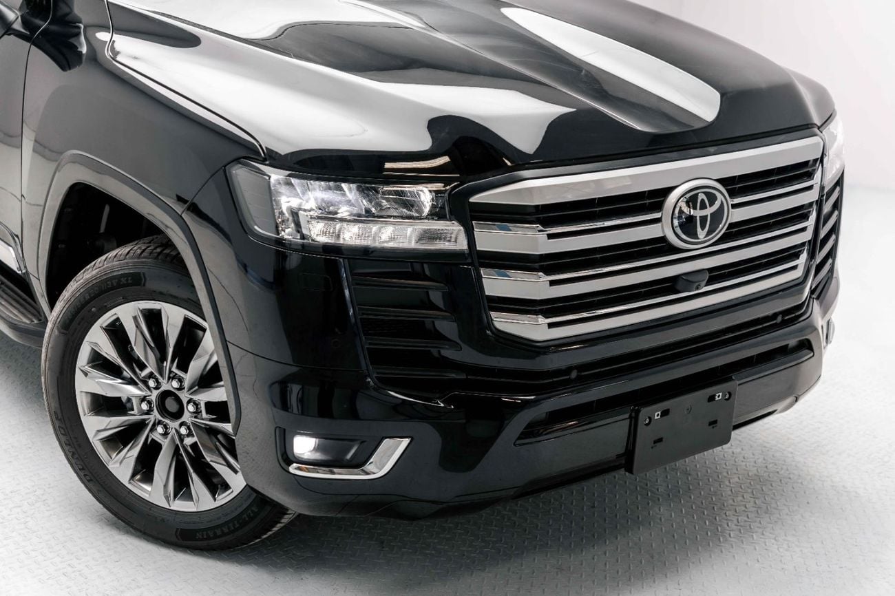 تويوتا لاند كروزر LC300 GXR 3.5L - Black Inside Beige | Export Only
