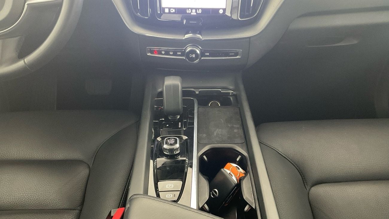 Volvo XC60 B5 Core | upto AED 20,000 Ramadan Discount | Guaranteed Warranty | 0 Down Payment