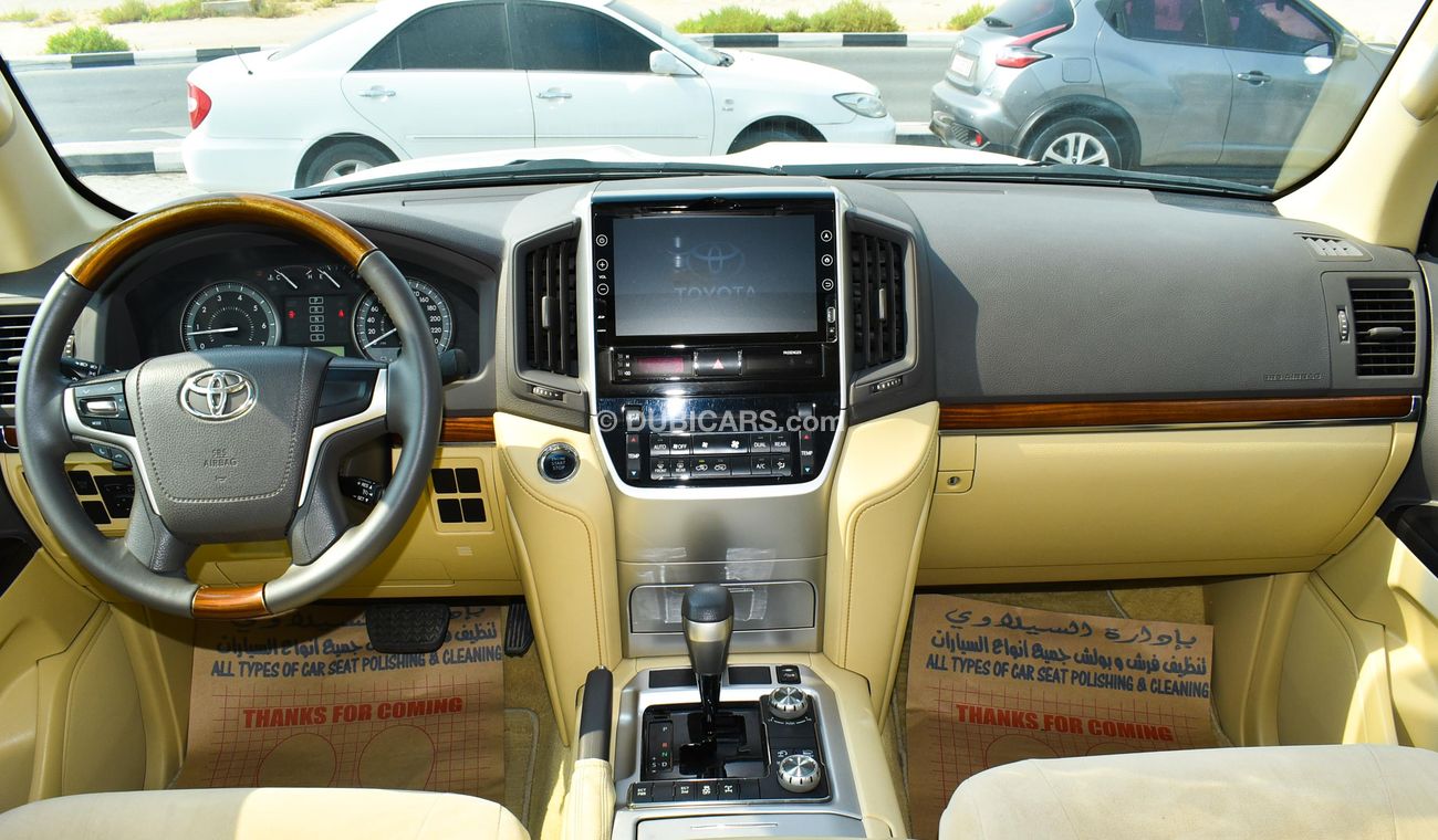 Toyota Land Cruiser GXR V8 With VXR Badge