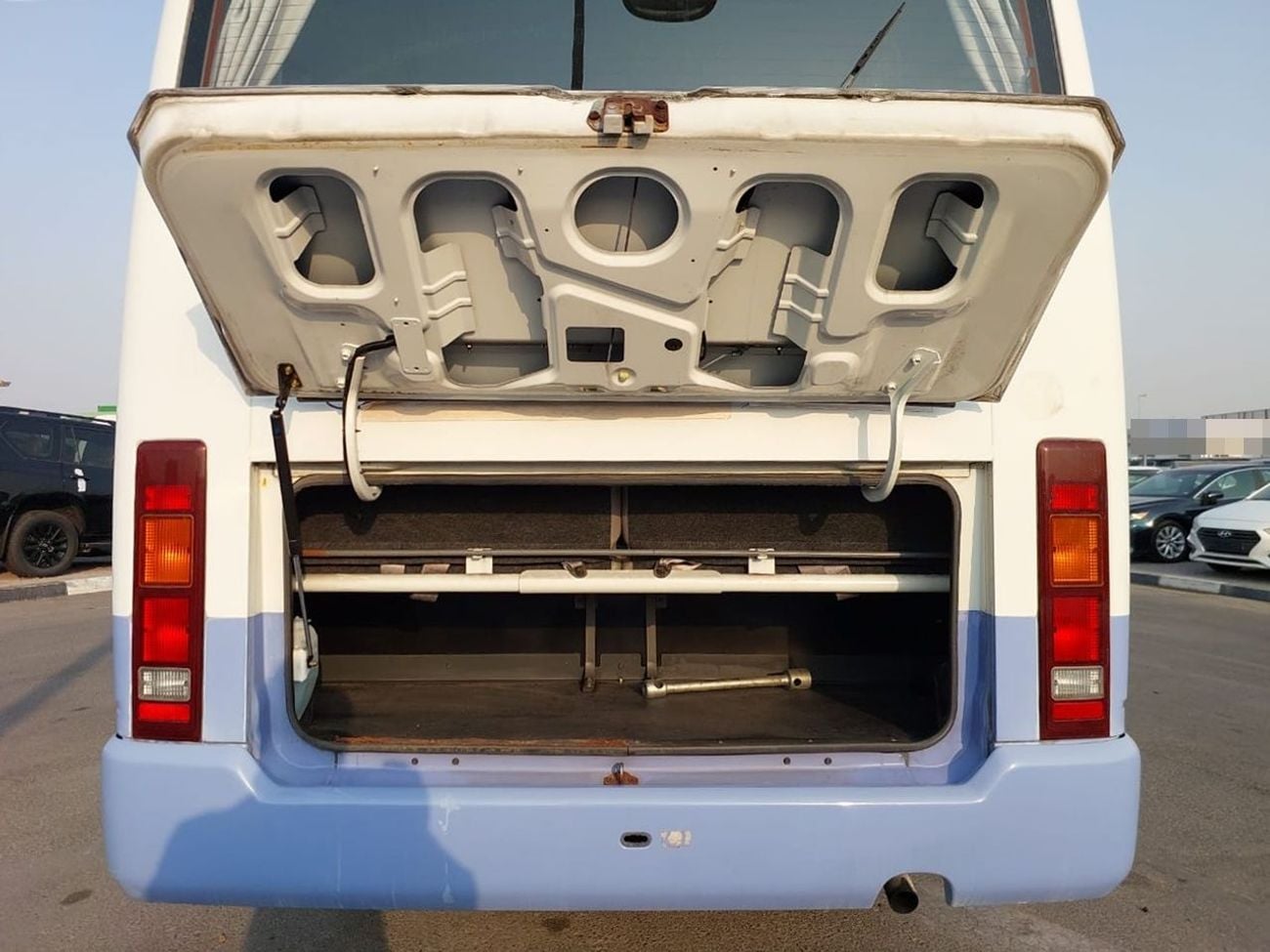 Isuzu Journey ISUZU JOURNEY BUS RHD 2000 MODEL 4.1 L DIESEL MANUAL(PM00136)