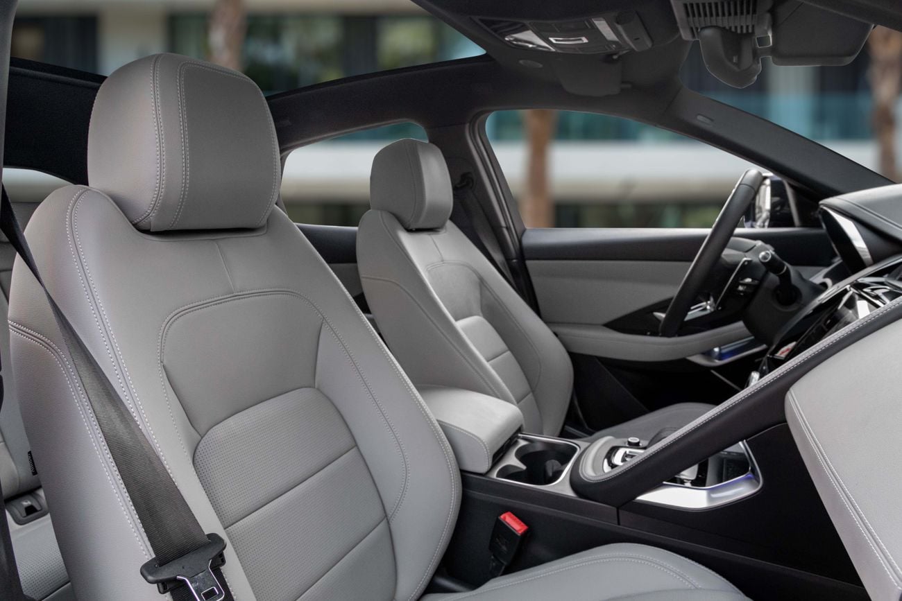 Jaguar E-PACE E-pace R-Dynamic | 2,507 P.M | 0% Downpayment | Jaguar Warranty!