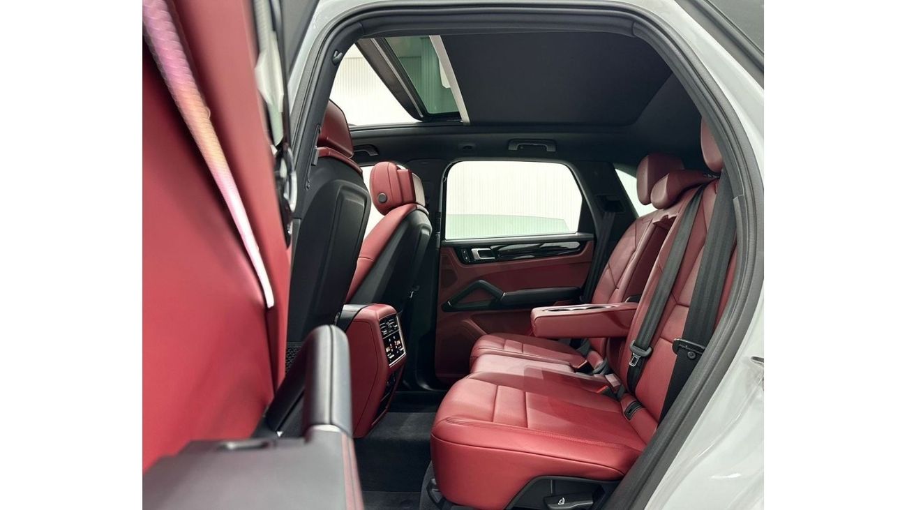 Porsche Cayenne 2023 Porsche Cayenne Platinum Edition, May 2026 Porsche Warranty, Full Porsche Service History, GCC