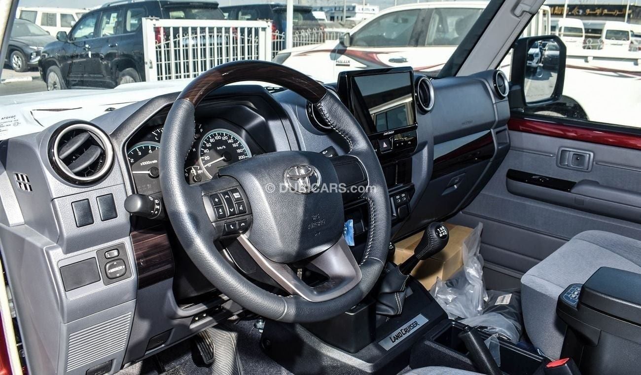 Toyota Land Cruiser 70 LX10 LC76 4.0l Petrol Manual 2024 Alloy wheels Coolbox DVD Chrome Bumper