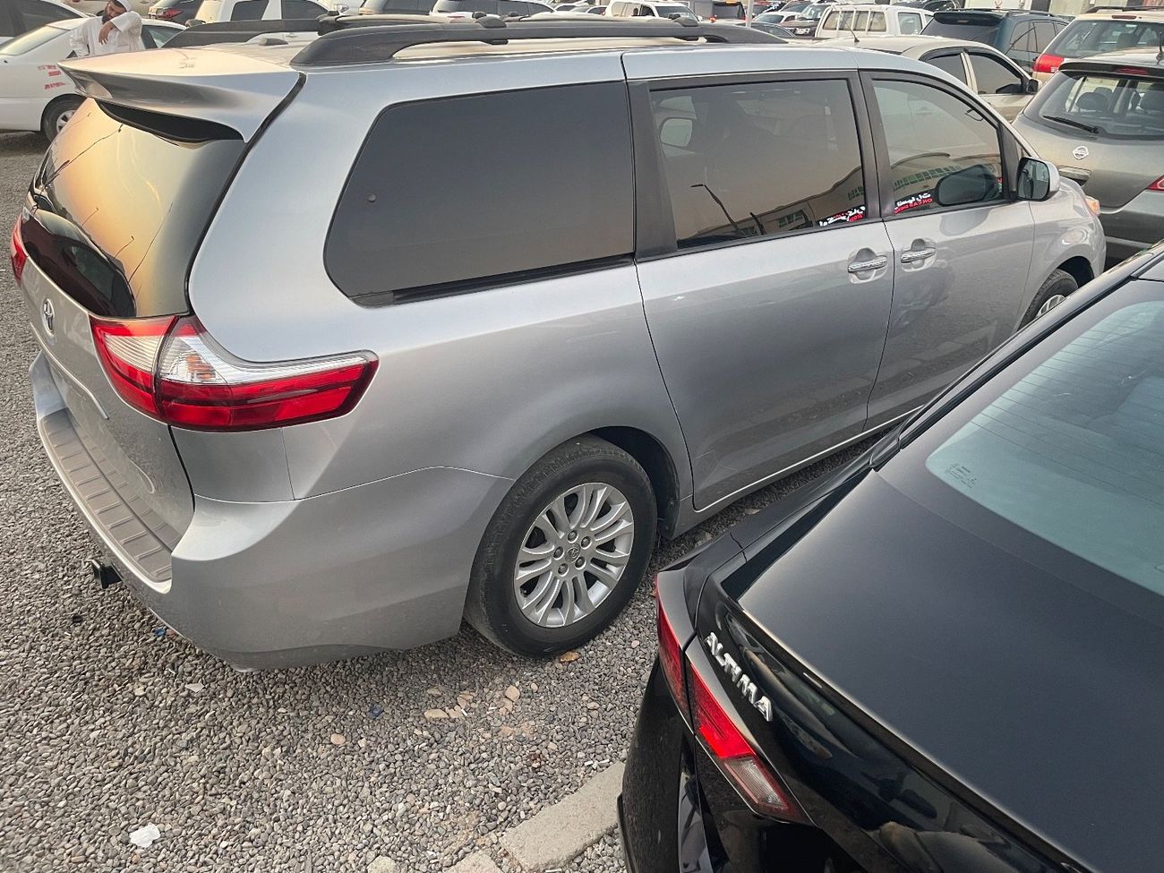 تويوتا سيينا XLE Full Option