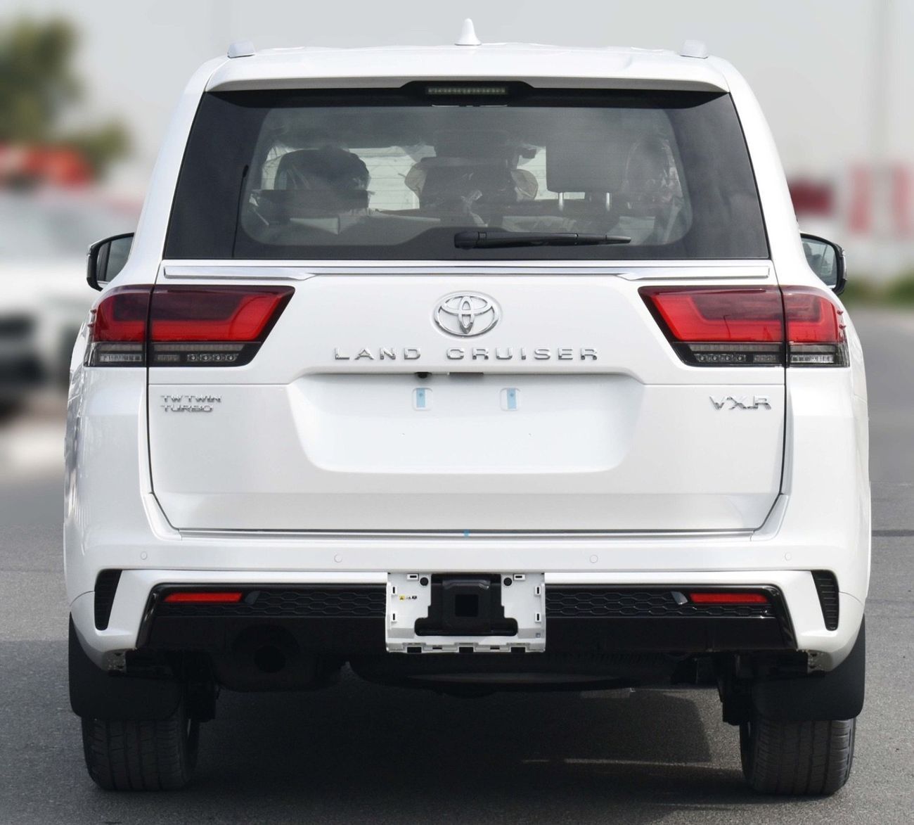 تويوتا لاند كروزر Toyota LC300 VXR 3.3L Full with radar 2025