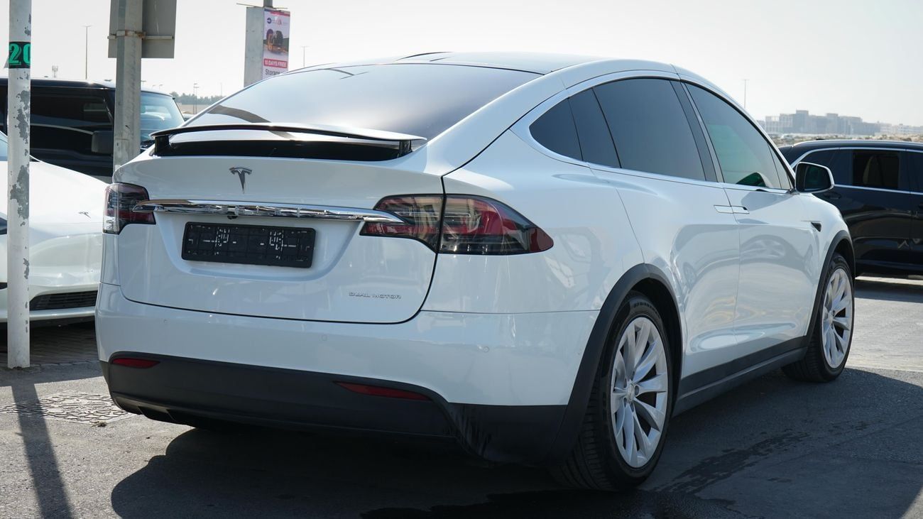 تسلا موديل اكس