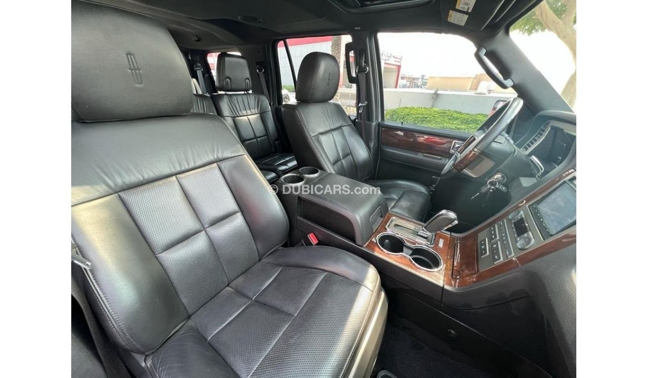 Lincoln Navigator Select LINCOLN NAVIGATOR 2014 GCC FULL OPTIONS ORIGINAL PAINT FULL SERVICE HISTORY