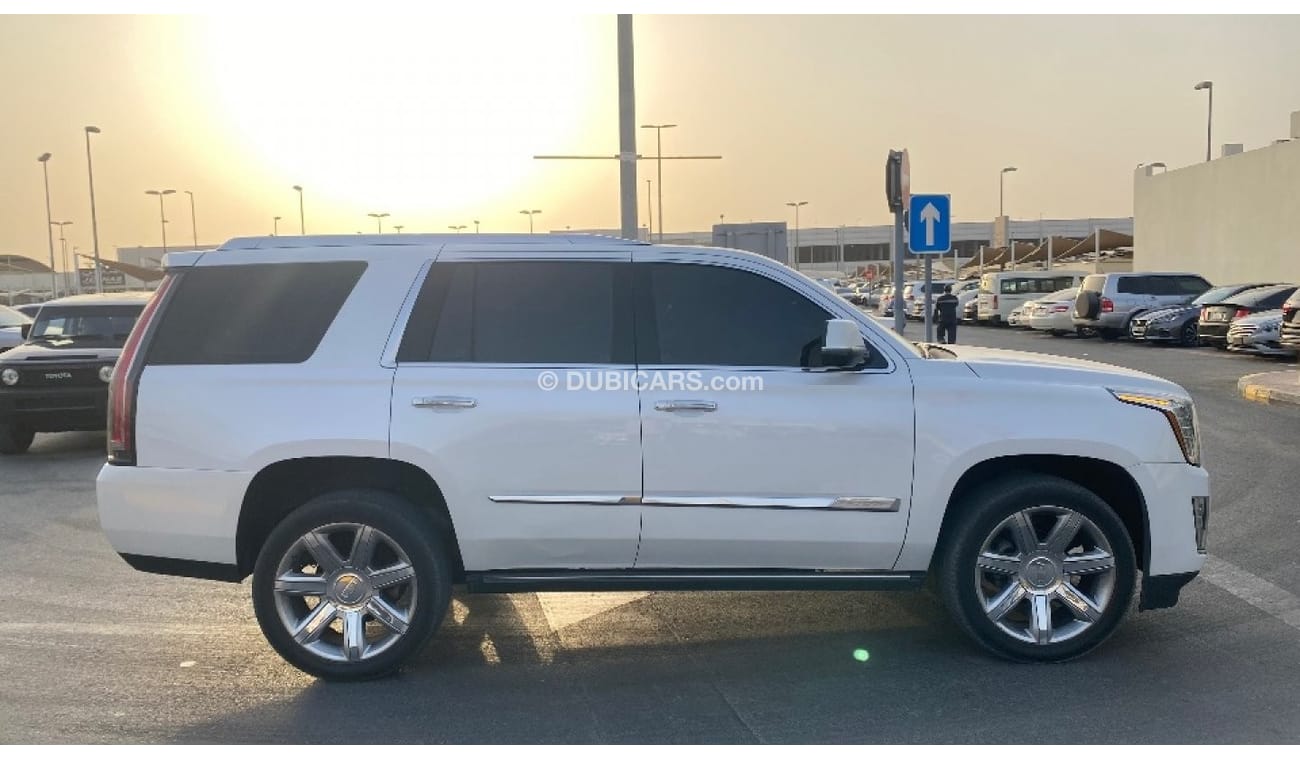 Cadillac Escalade خليجيه GCC Full options