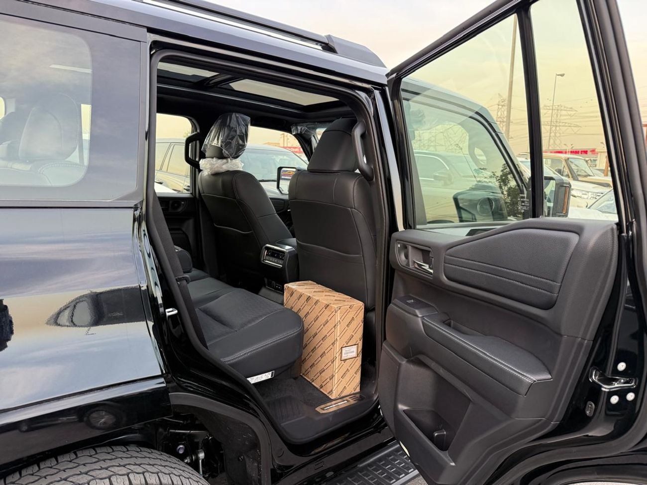 تويوتا برادو Toyota Prado Luxury 2.4L 2026 With Panoramic Sunroof Black Petrol (Export Only)