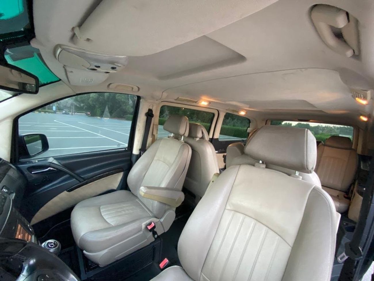 Mercedes-Benz Viano MERCEDES VIANO 2015 GCC V6 3.5L PERFECT CONDITION - ACCIDENT FREE
