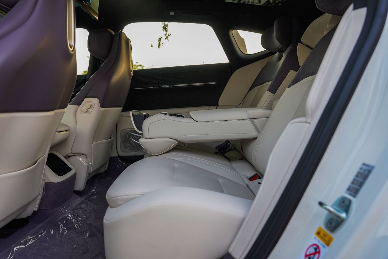 أفاتر 12 2025 AVATR 12 Ultra Extended Range Sedan White 0Km