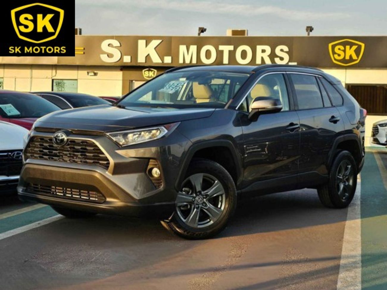 Toyota RAV4 XLE SUNROOF // 886  AED Monthly // 2.5L // V4 // FULL OPTION (LOT # 55037)