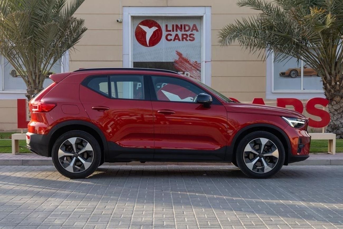 فولفو XC 40 Volvo XC40 B4 Ultimate Dark 2023 GCC under Agency Warranty with Flexible Down-Payment.