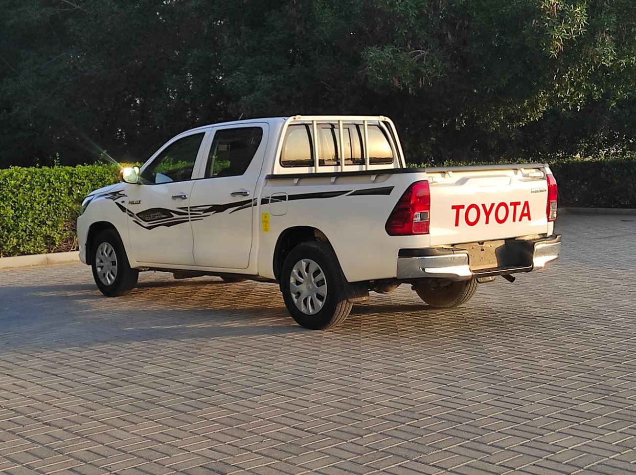 Toyota Hilux DLS 2.7L Toyota Hilux 2020 4×2 Full manual