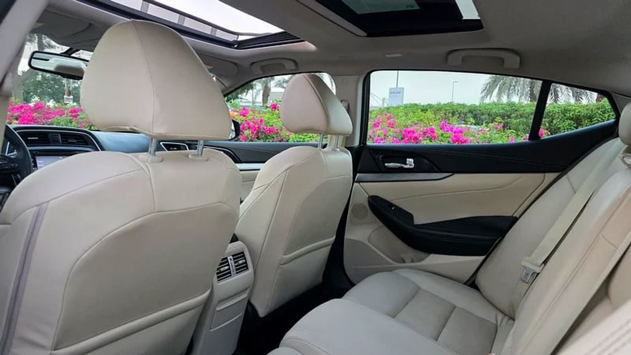 Nissan Maxima full option| GCC