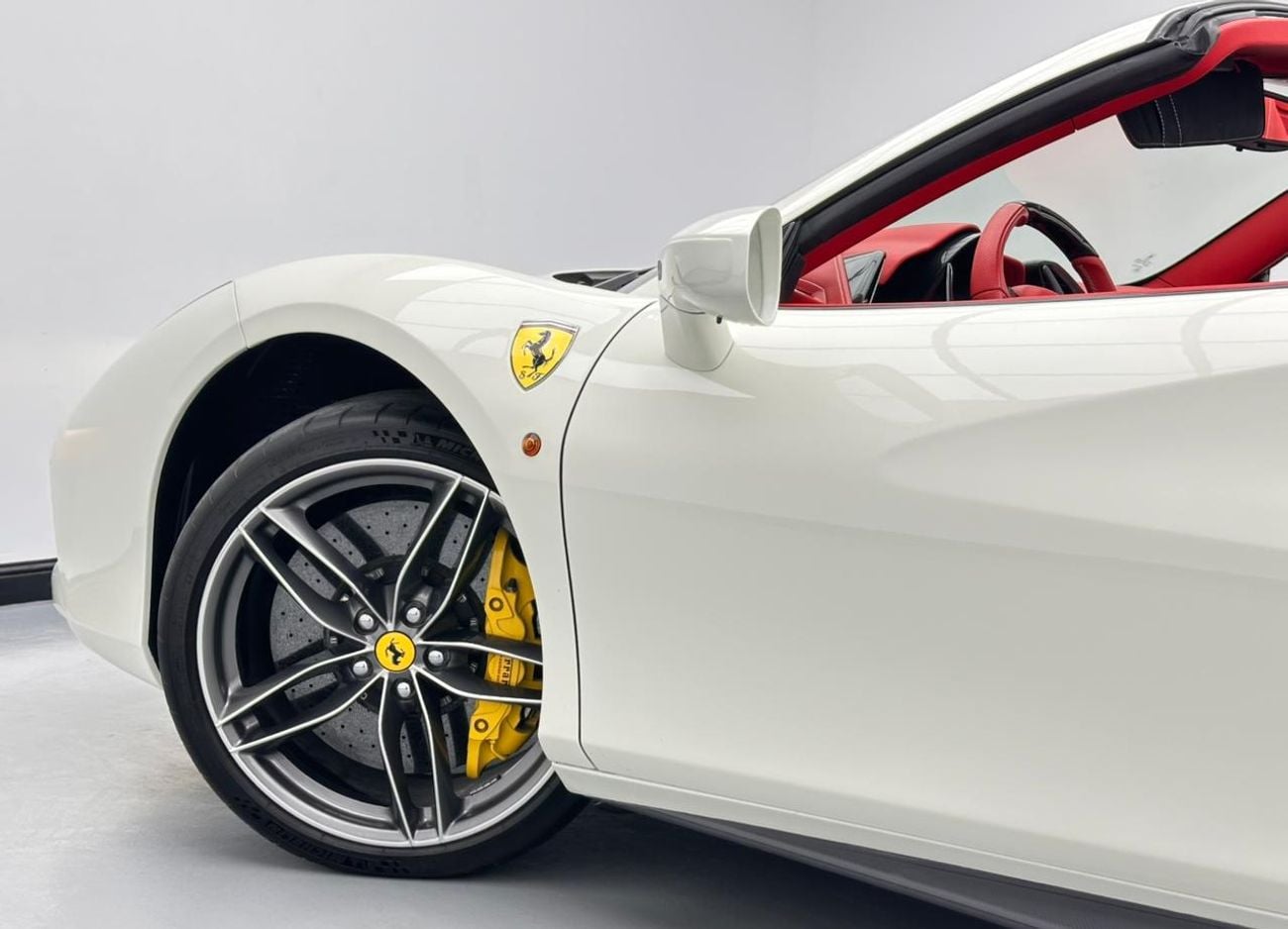 فيراري 488 سبايدر 2017 Ferrari 488 Spider, Full Service History, Excellent Condition, GCC