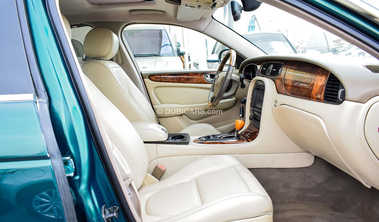Jaguar XJ8 2004 Model Full options clean car  single owner use wellmaintaned