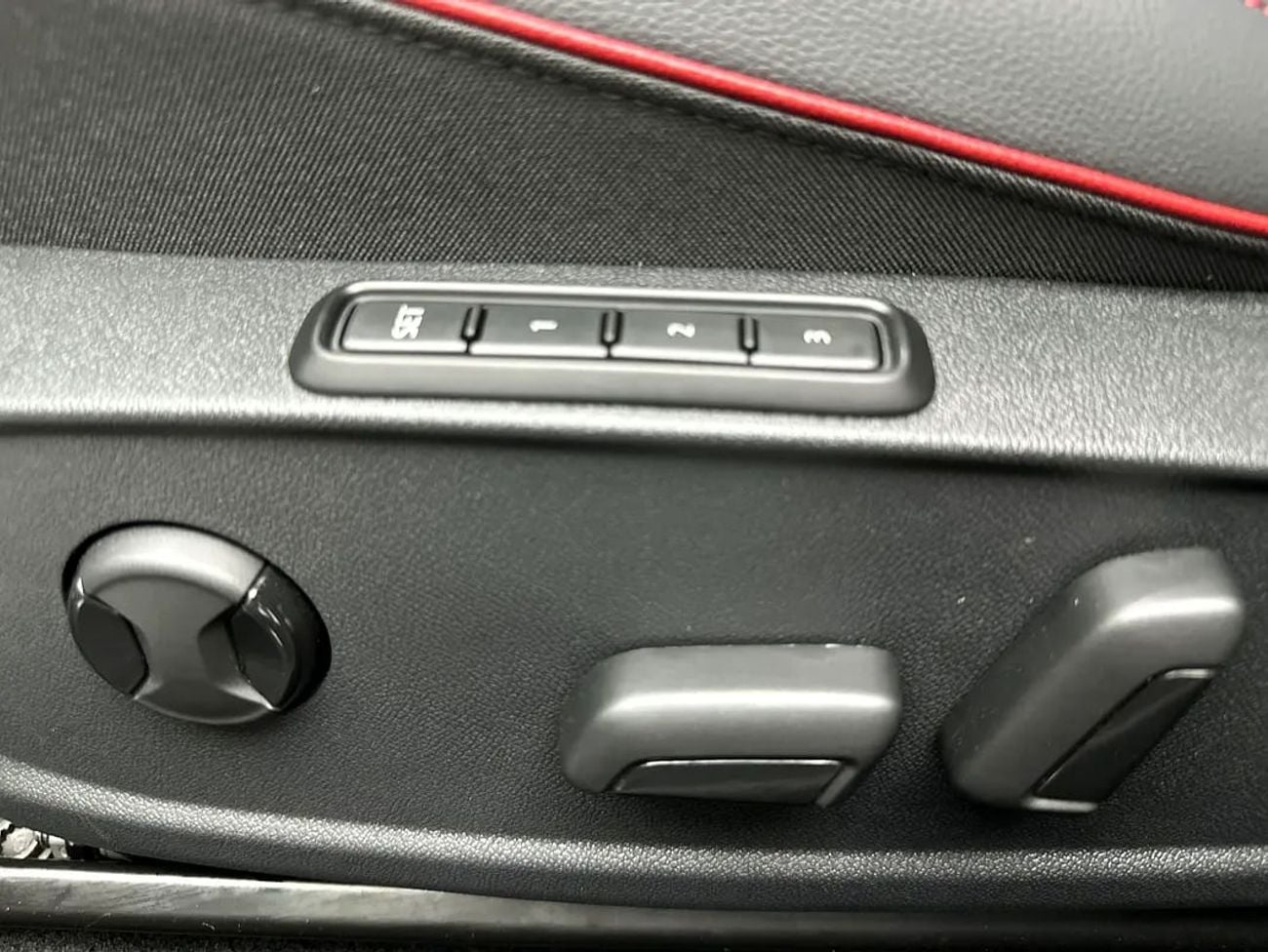 Volkswagen Golf GTI GTI Black Style 2.0L GTI