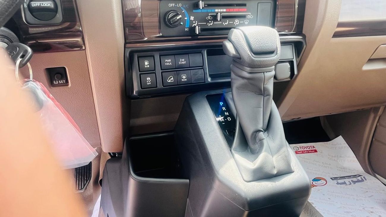 تويوتا لاند كروزر 70 LC 78 HARDTOP 2.8L AT