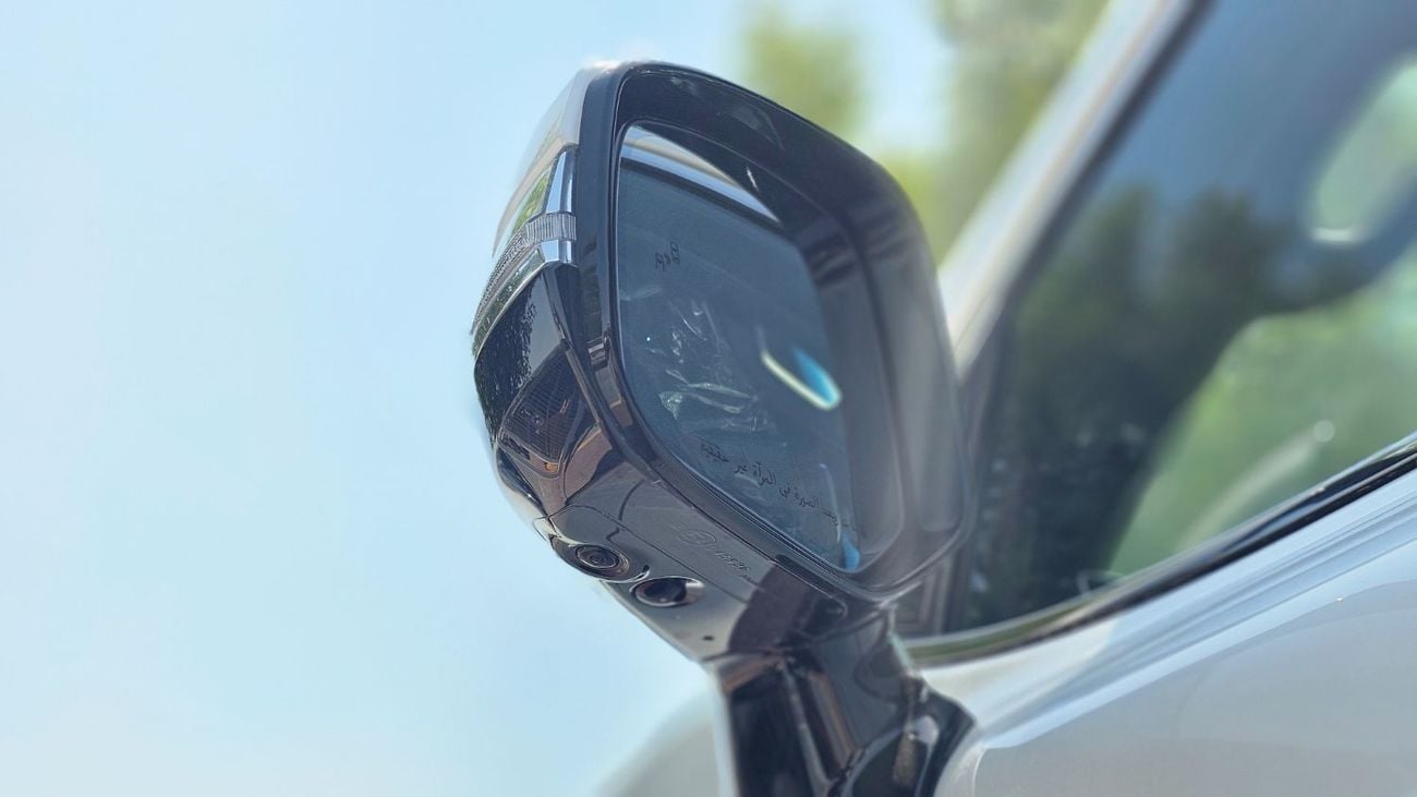 لكزس LX 700h SIGNATURE SIGNATURE
